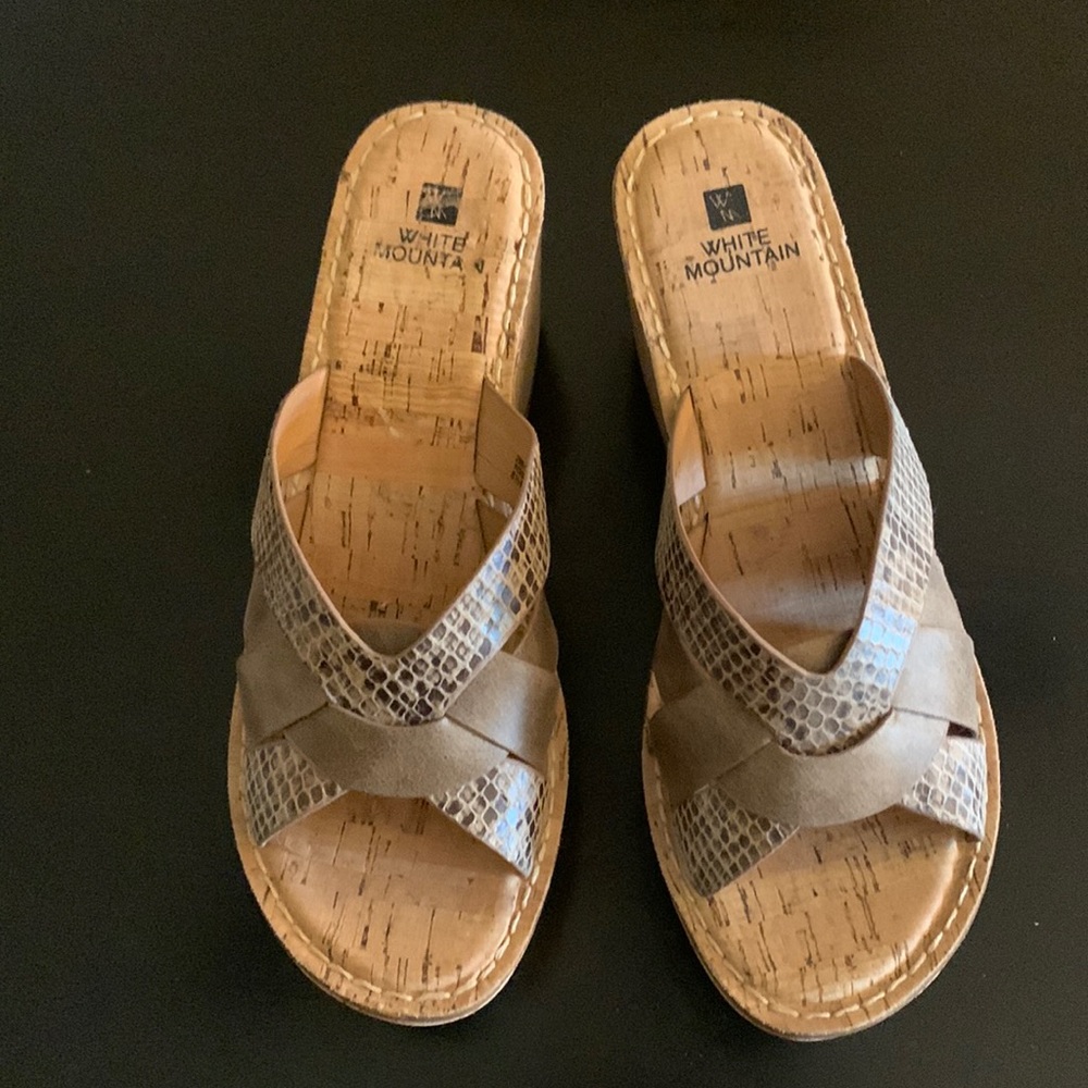 White Mountain sandals size 8.5
